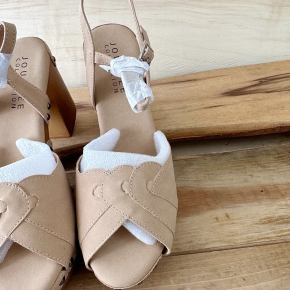 NWOB - Journee Collection‎ Tan Sandals Studs Platform 8.5 - Picture 8 of 10